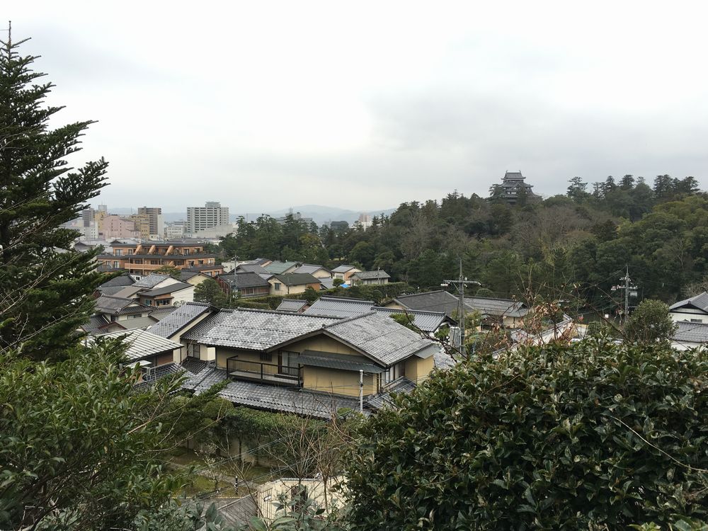 明々庵から松江城の天守閣