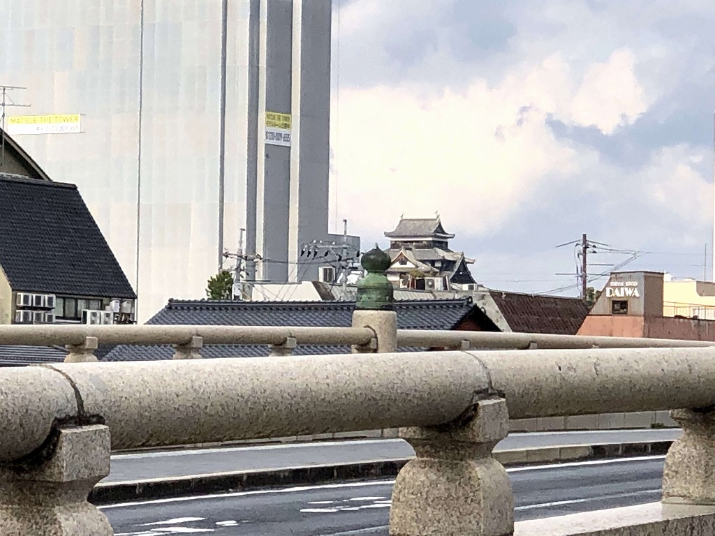 松江大橋から松江城