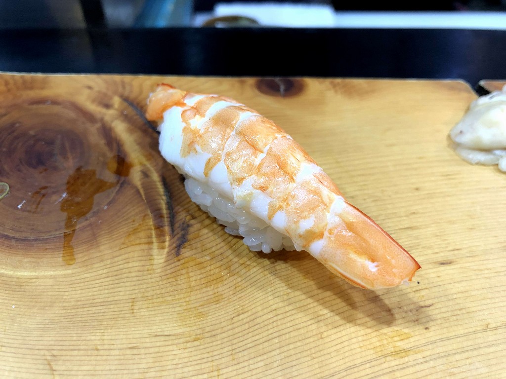 松江の「赤べこ」のボイルエビ