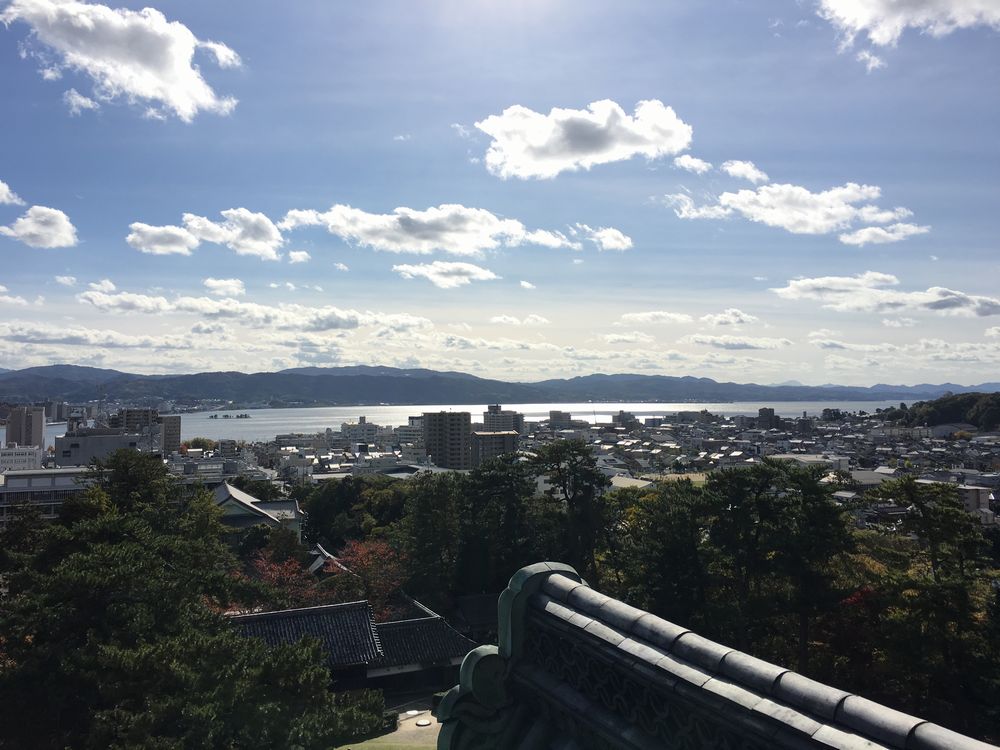 松江城の天守最上層から宍道湖2