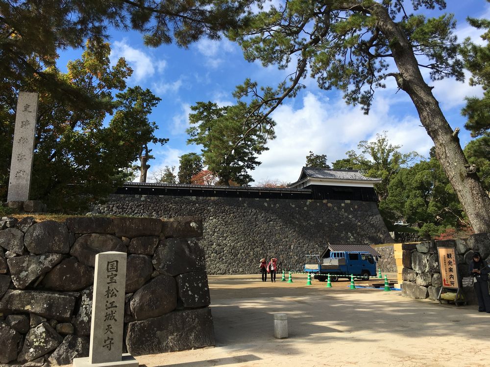 松江城の入口