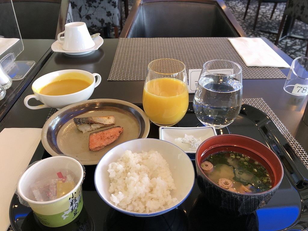 ANAクラウンプラザホテル松山のスカイラウンジで朝食（2日目）