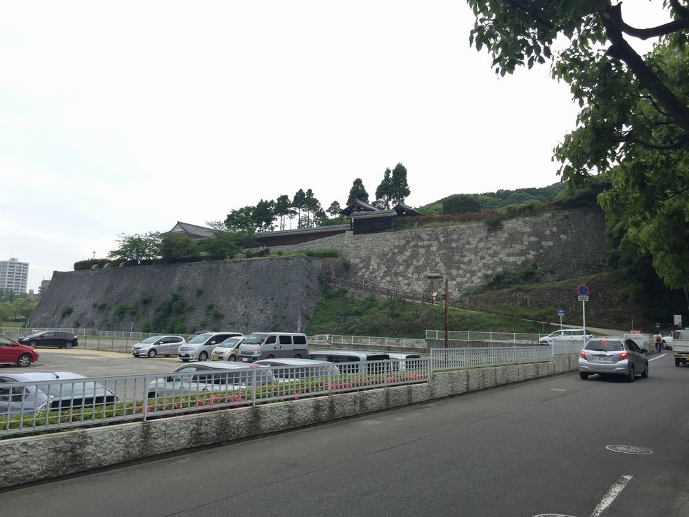 松山城二の丸へ1