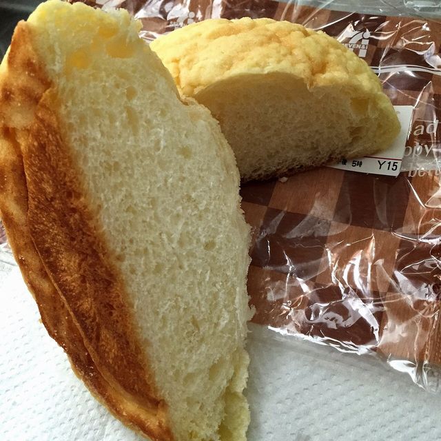 セブンイレブンのこだわり小麦のメロンパンの断面