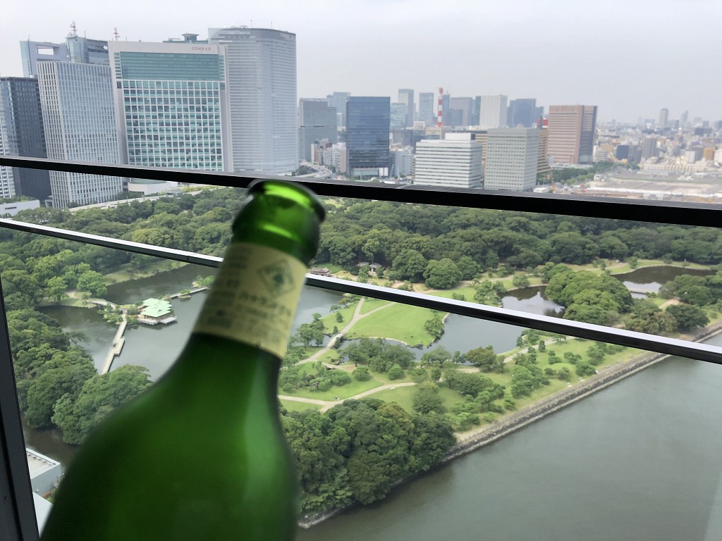 メズム東京のバルコニーでハートランド
