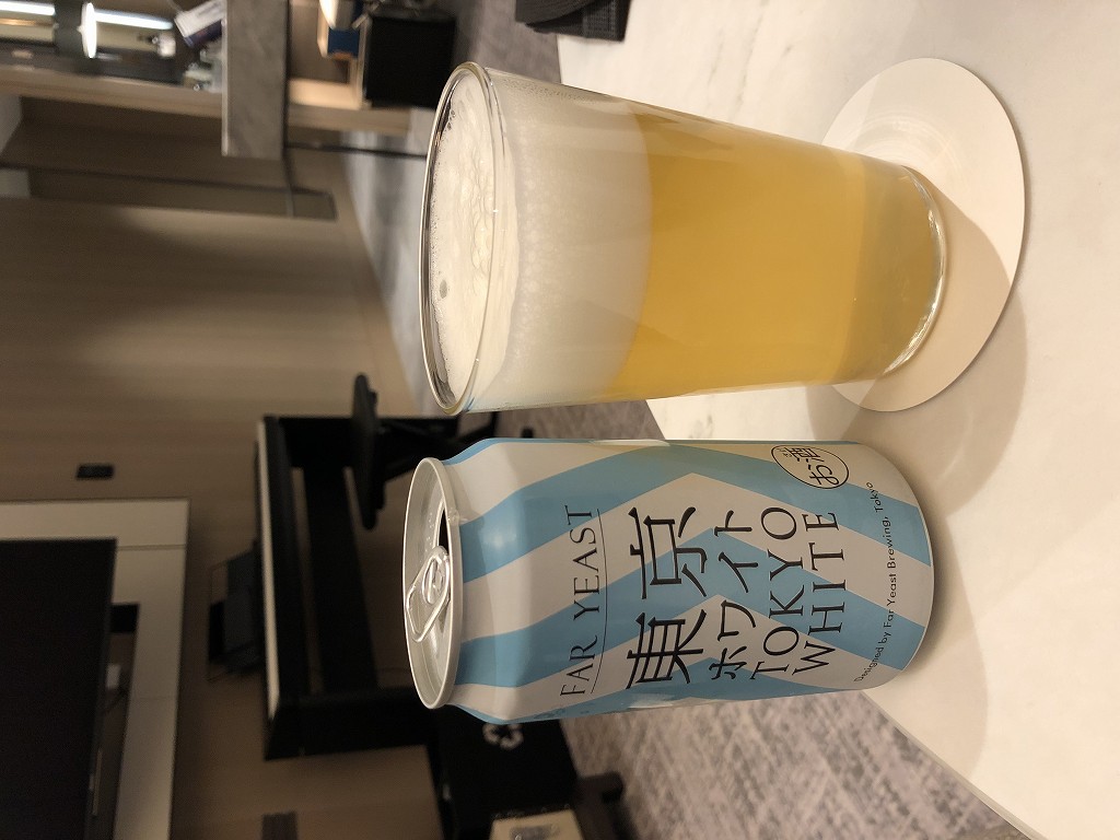 メズム東京の部屋でビール