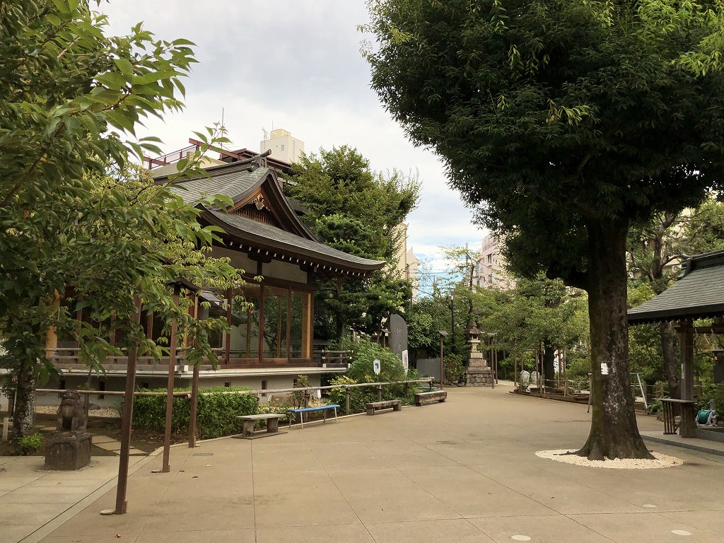 鳩森八幡神社の神楽殿