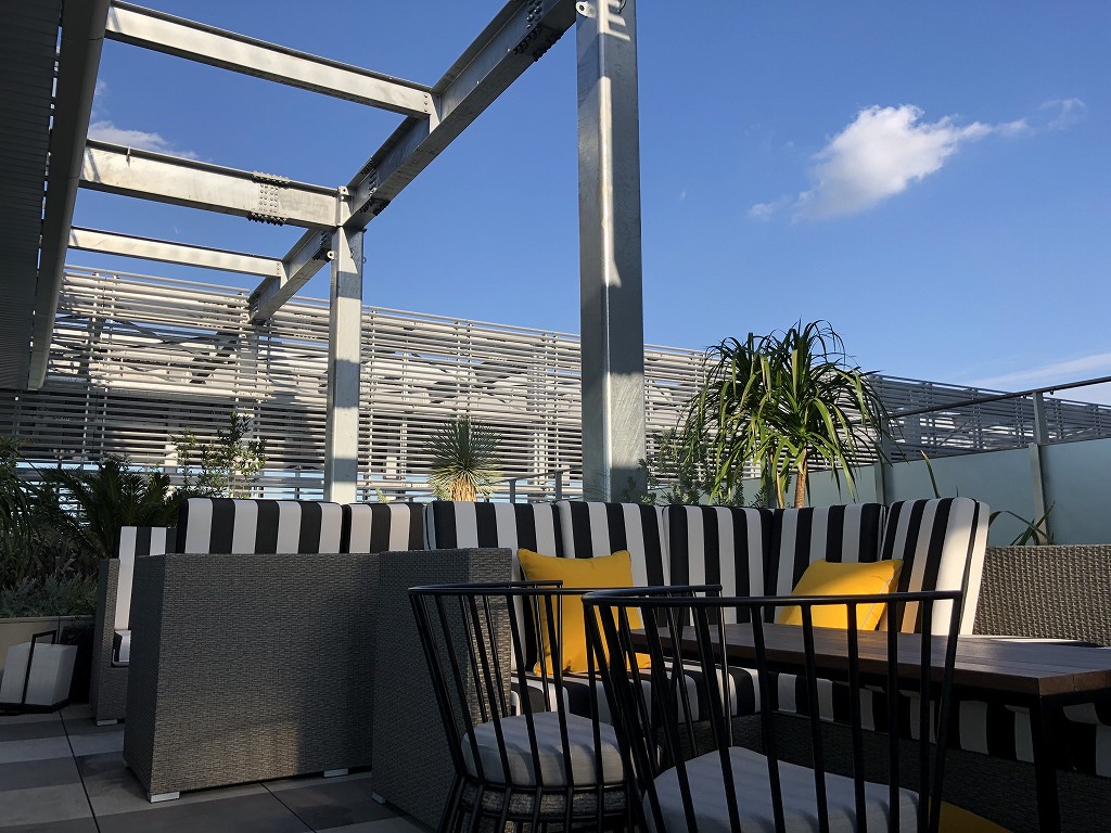 三井ガーデンホテル豊洲ベイサイドクロスのTHE PENTHOUSE with weekend terraceのルーフトップレストラン3