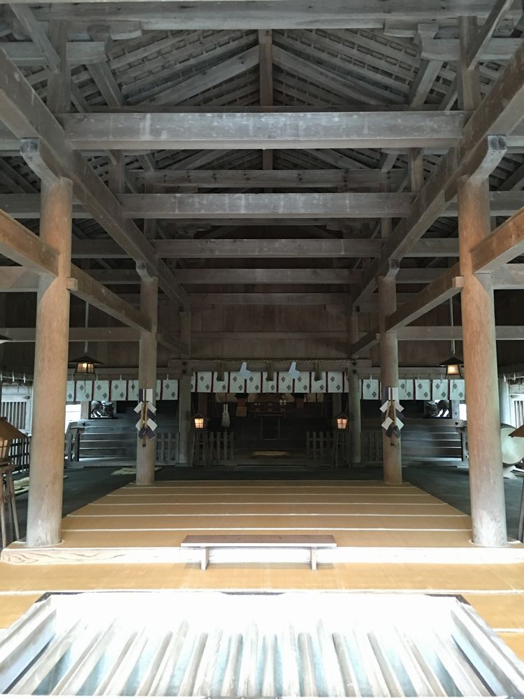 美保神社の拝殿の梁