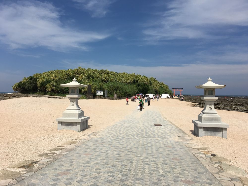 青島神社の石灯籠