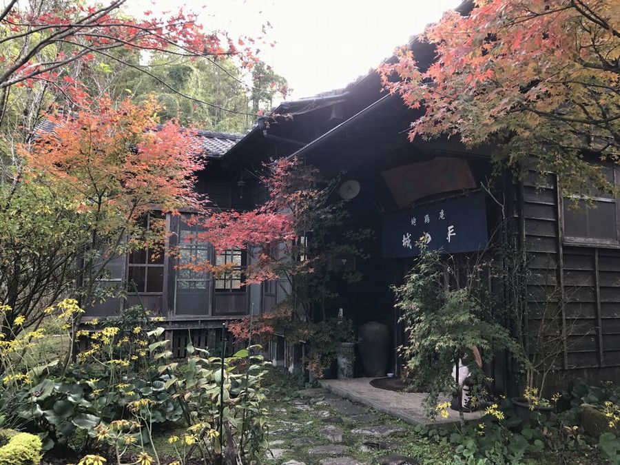 地鶏庵城の平の外観2