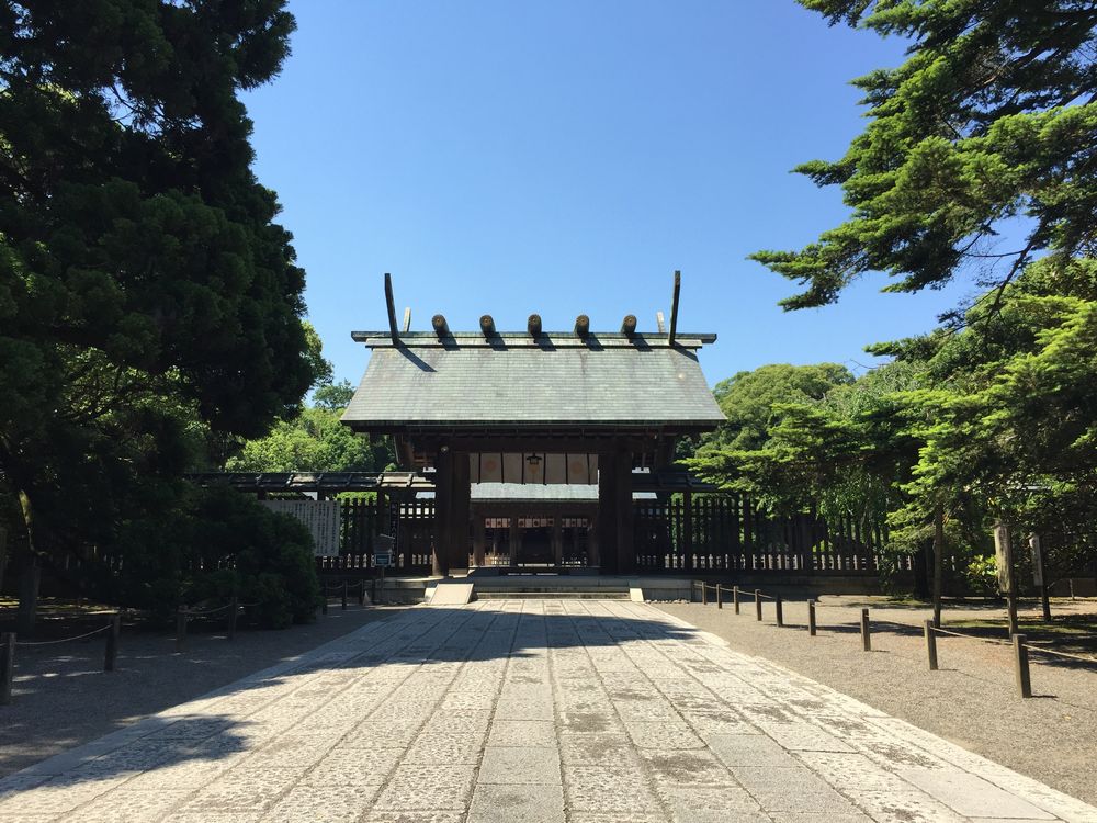 宮崎神宮本殿へ1