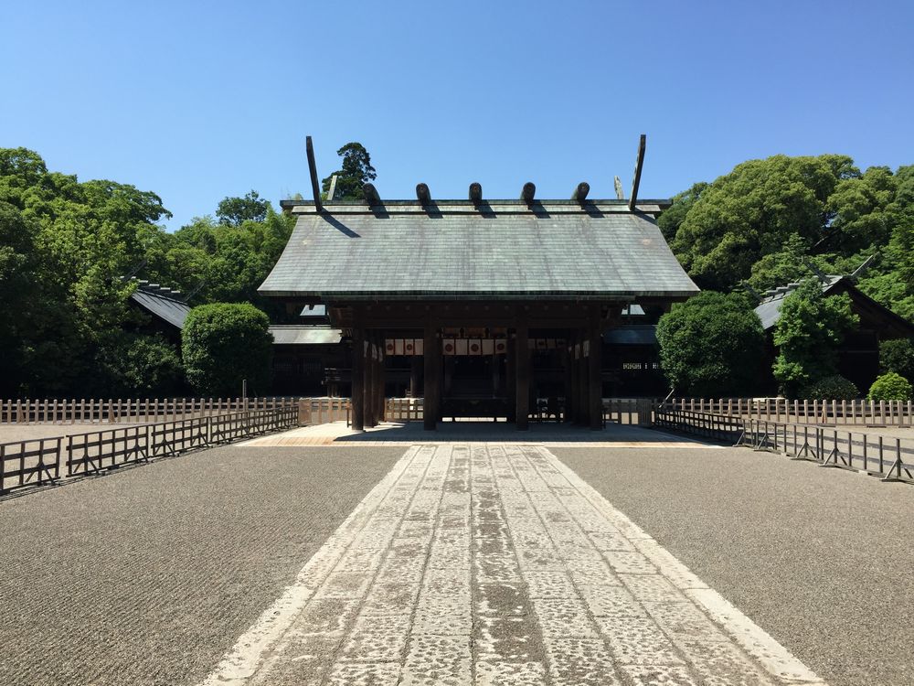 宮崎神宮本殿へ2