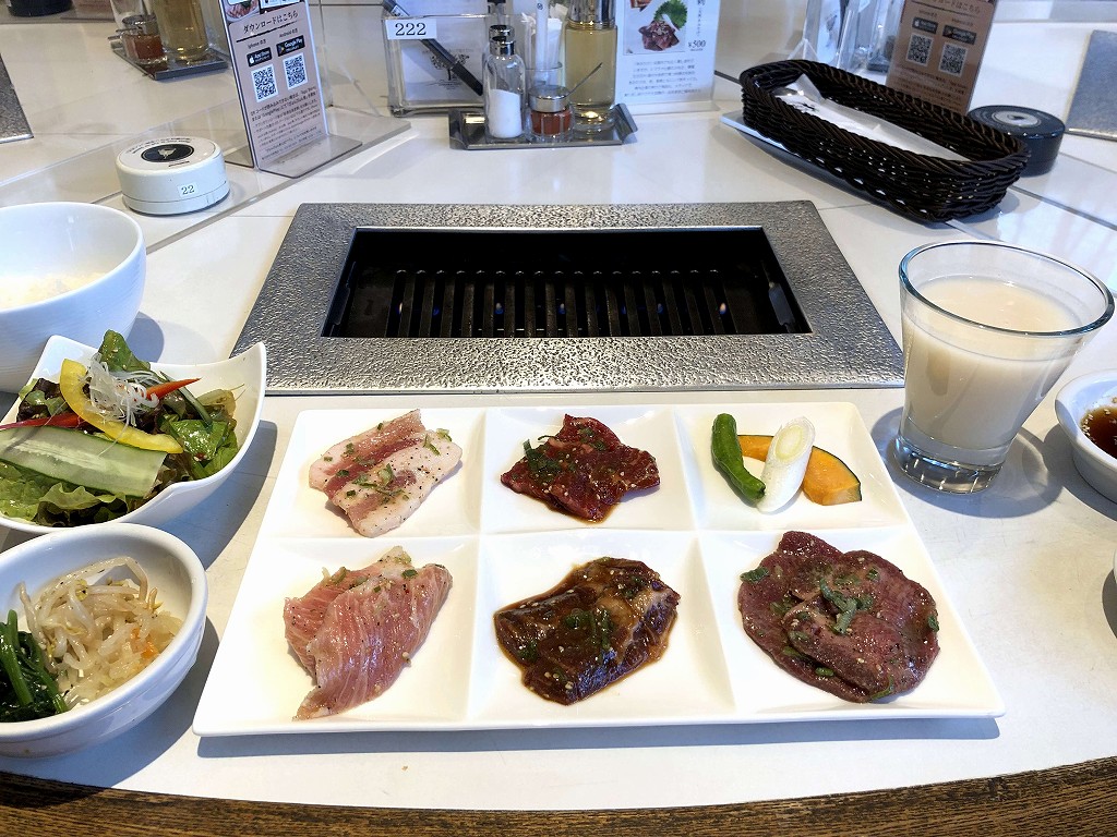 「ぴょんぴょん舎 盛岡駅前」の「焼肉5点盛り　ミニ冷麺ライスセット」