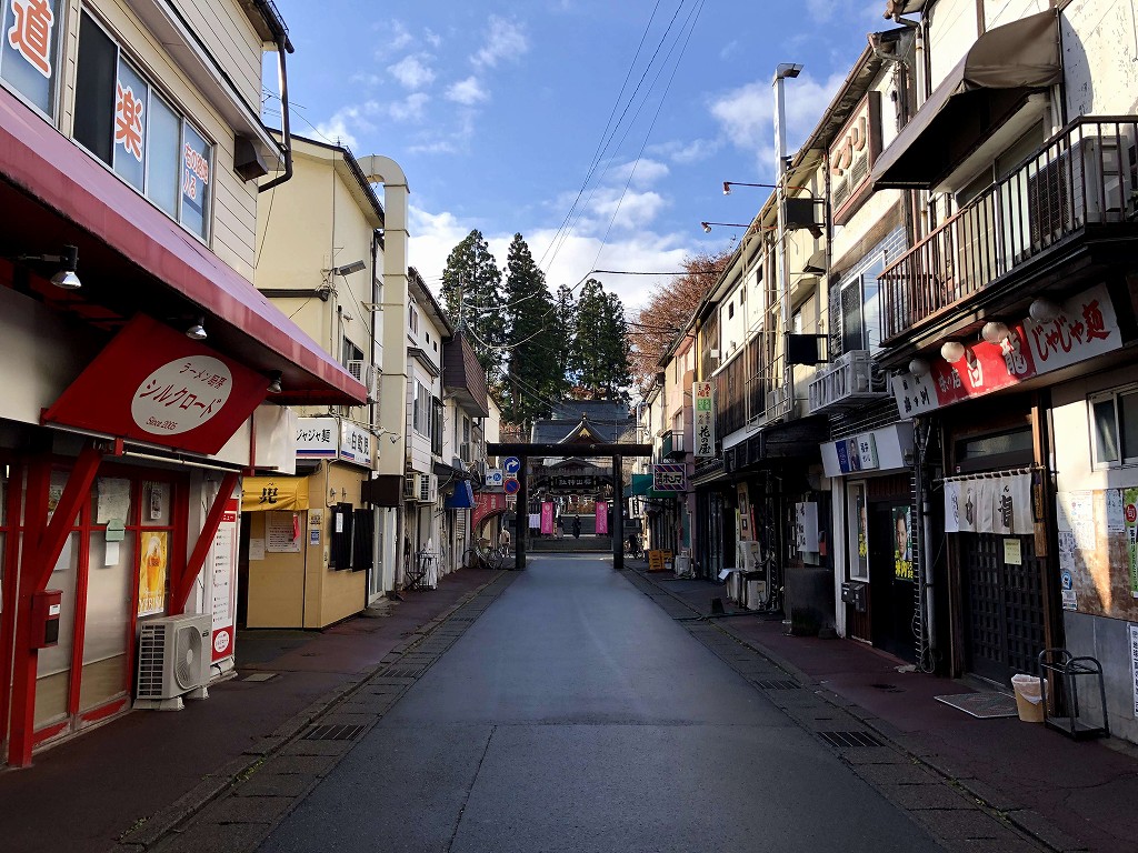 櫻山神社前の飲食店街