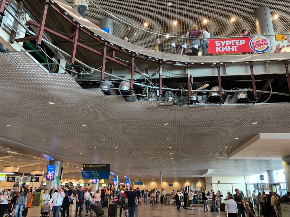 ドモジェドヴォ空港（DME）の天井