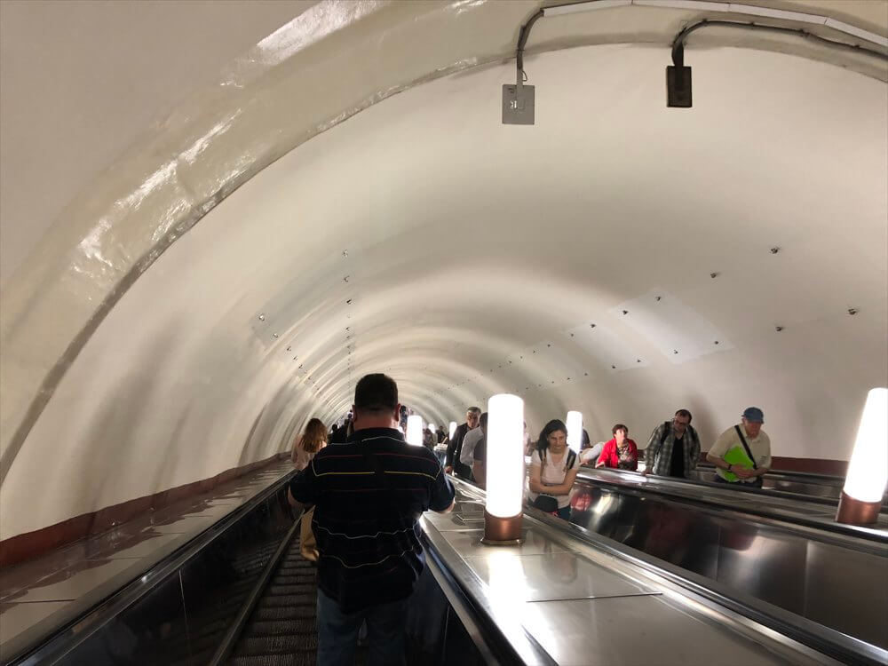 パヴェレツカヤ駅のエスカレーター