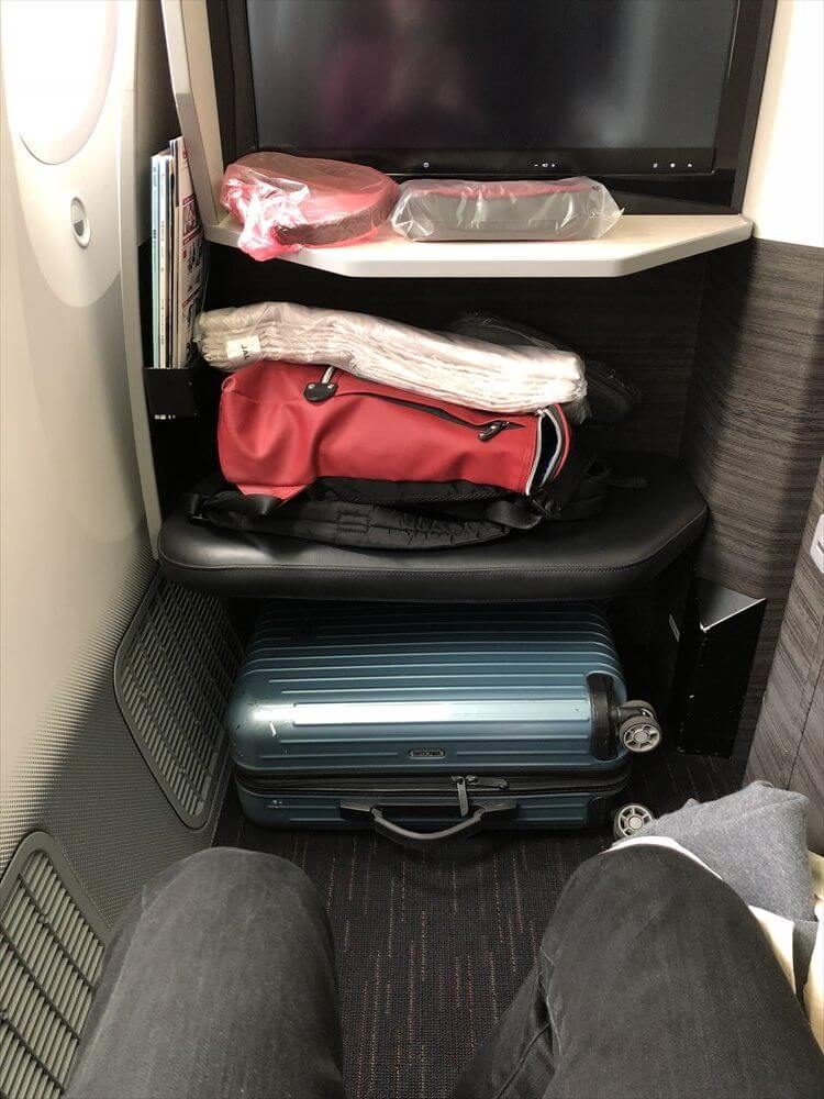 JAL422便ビジネスクラスの9A座席2