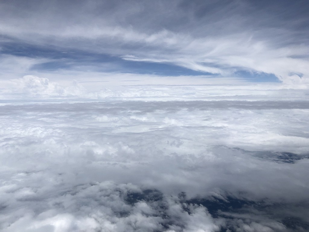 ANA663便から厚い雲