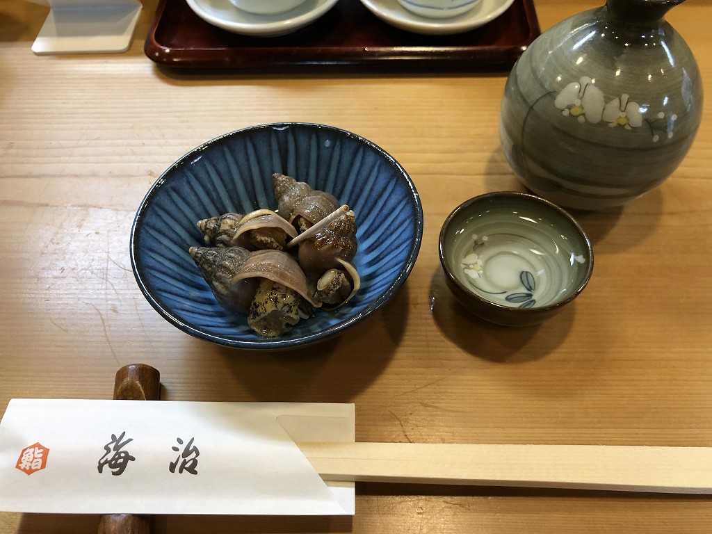 諫早の「鮨 海治」のつぶ貝と熱燗