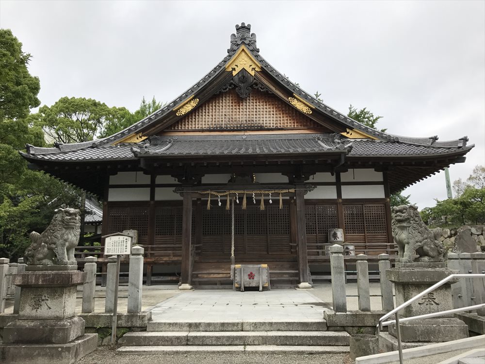 鎮国守国神社
