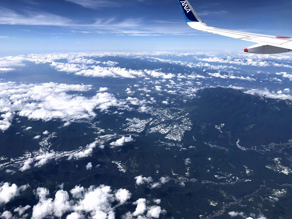 ANA747便から見えた白いもの1