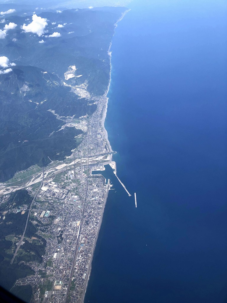 ANA747便から見えた糸魚川の海岸線