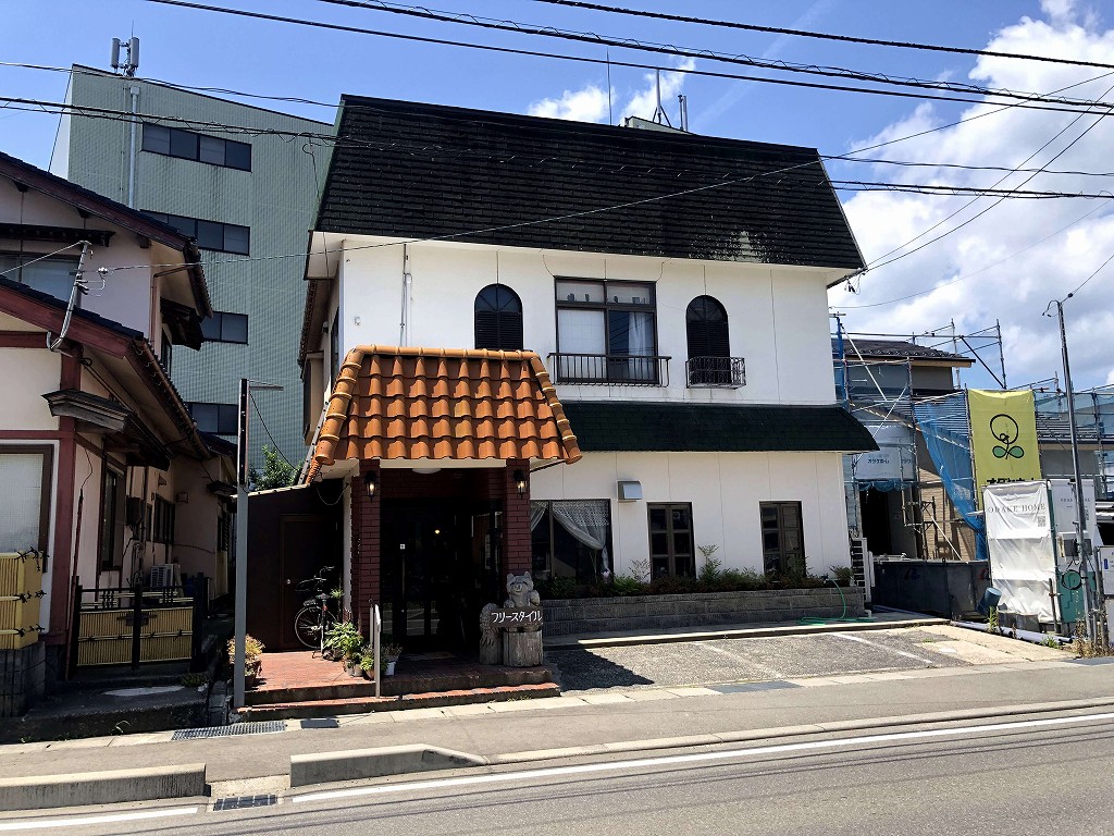穴水町の「フリースタイル」の外観1