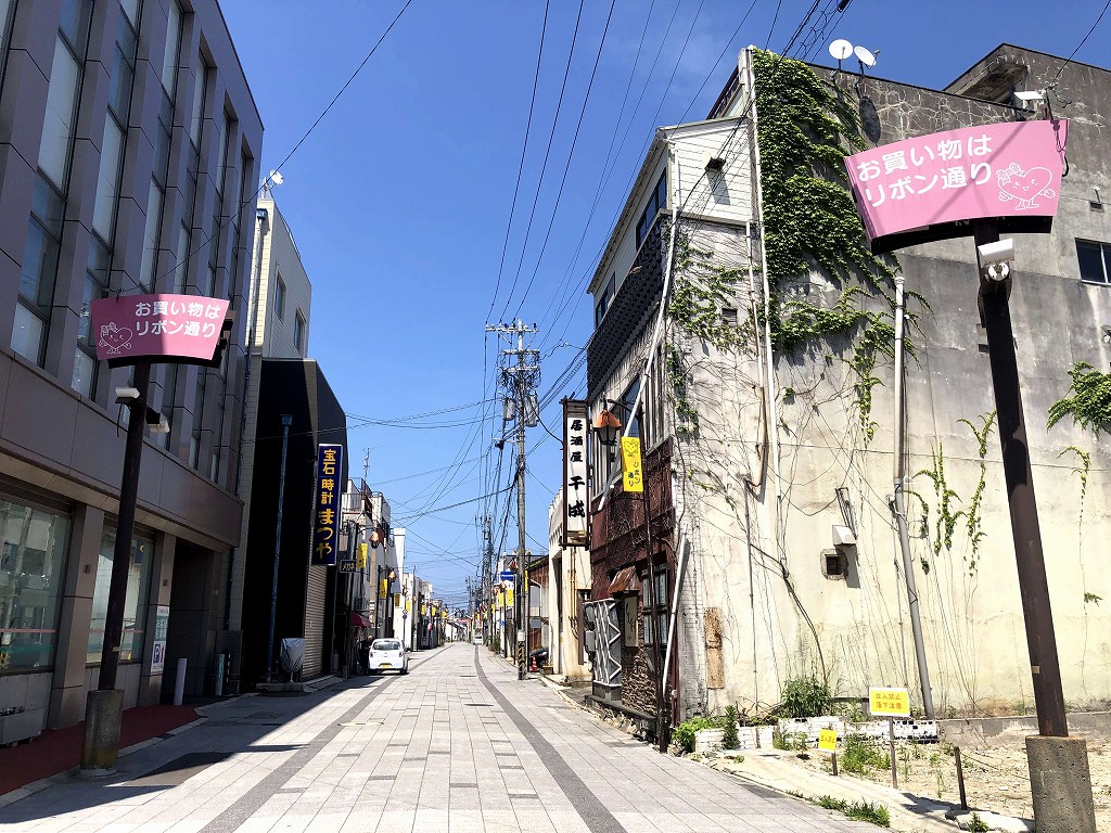 七尾駅前のリボン通り