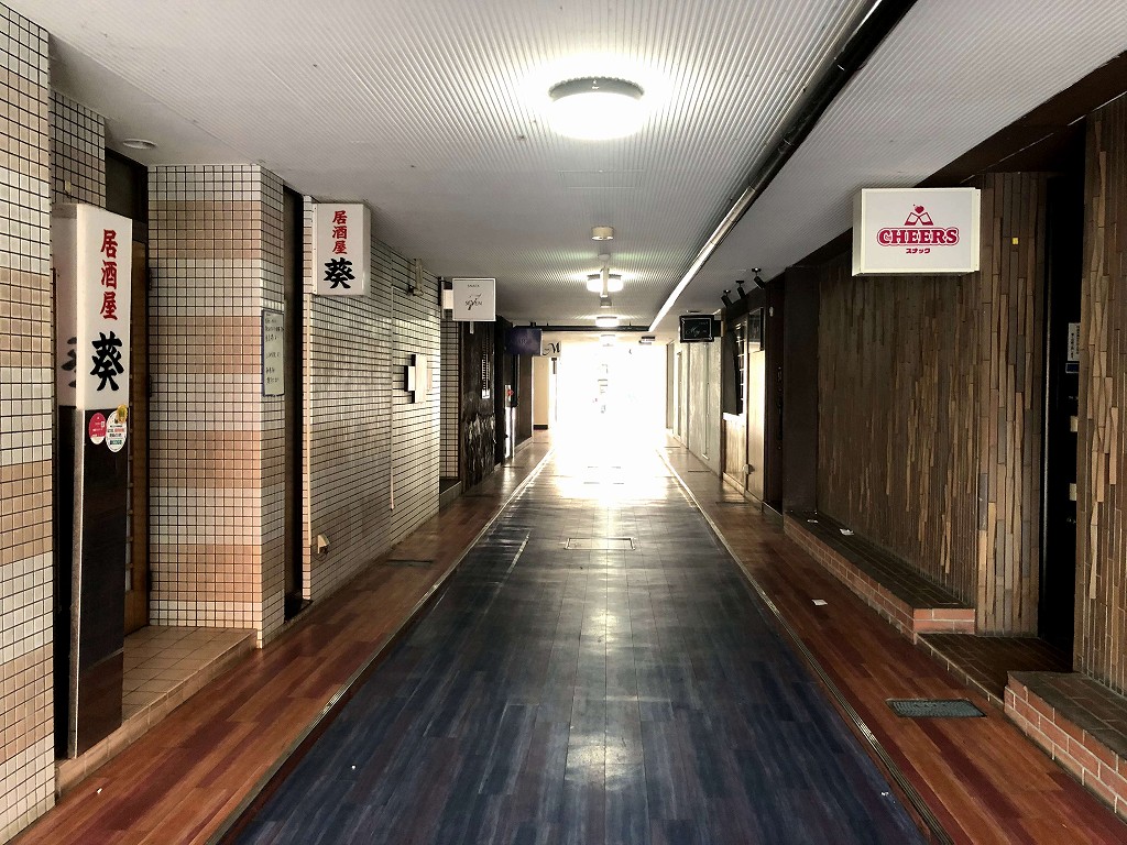 七尾タワー近くのスナック街2