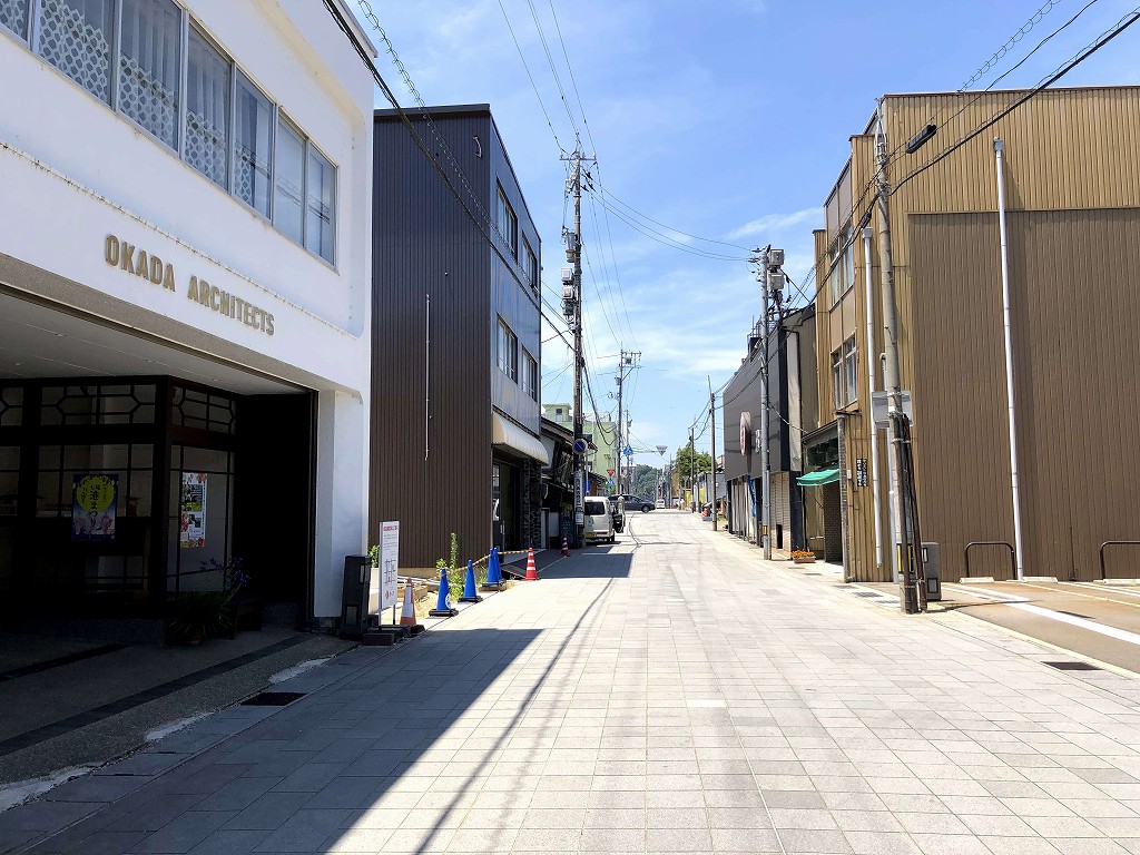 七尾の一本杉通り
