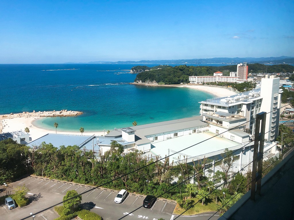 南紀白浜マリオットホテルから快晴の白良浜2