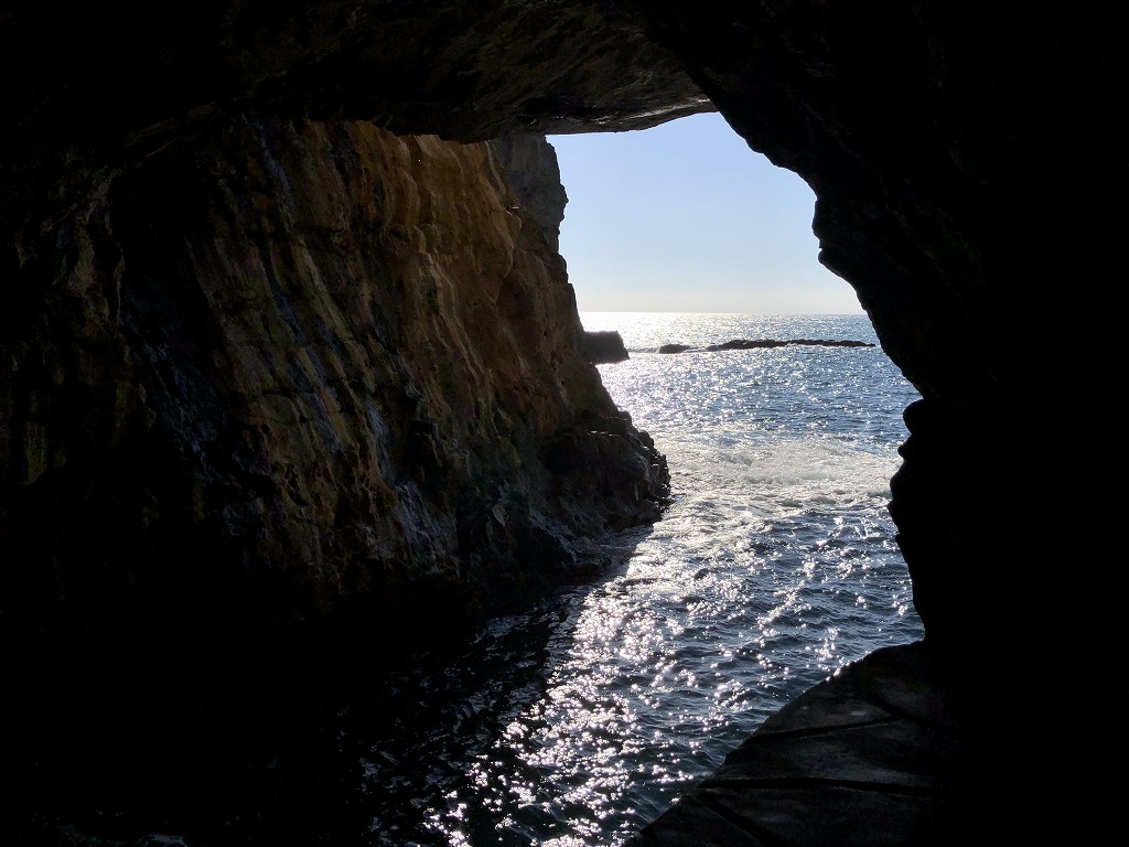 白浜の三段壁洞窟1