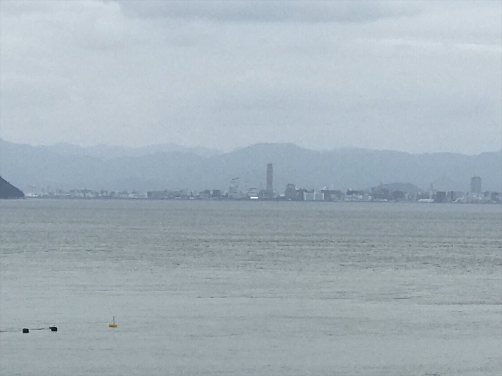 直島から高松シンボルタワー2