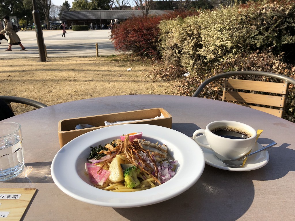 上野公園の「PARK SIDE CAFE」の煮干しのクリームパスタ1