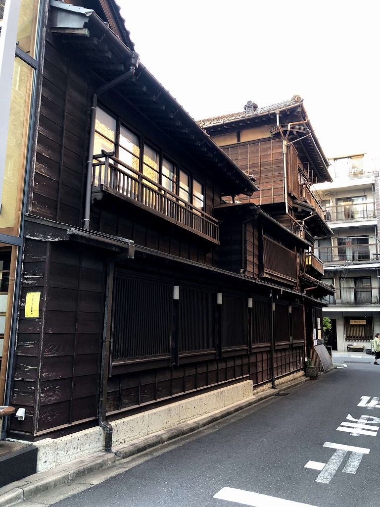 根津のはん亭の外観2