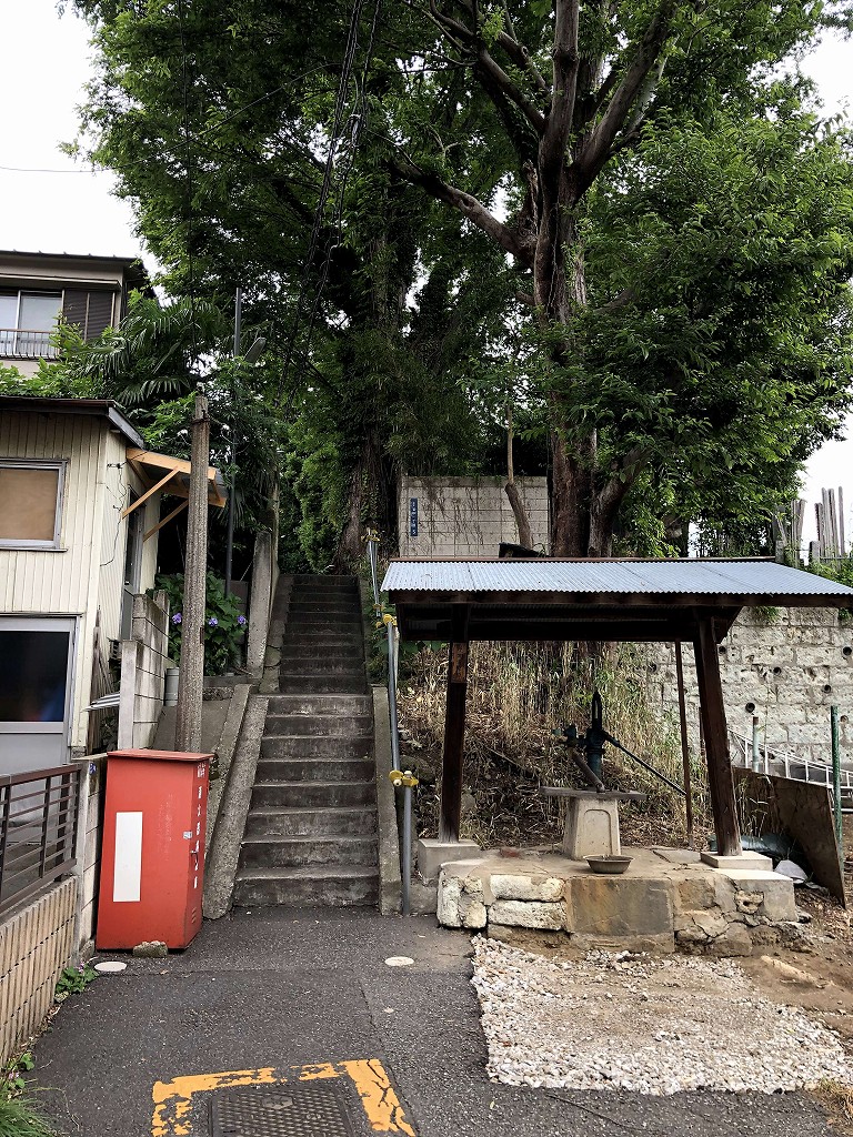 谷中の玉林寺の脇の細道の井戸