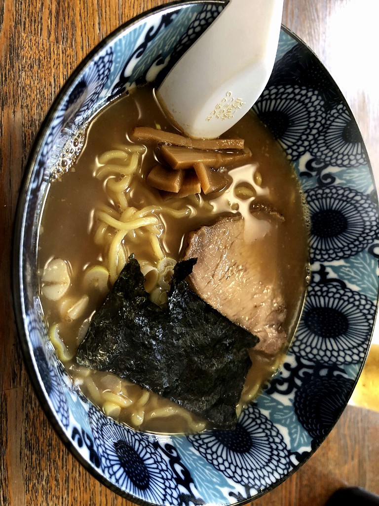 根津の日増屋のラーメン