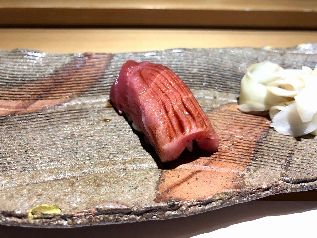 「鮨 弁慶 海 古町店」の中トロ