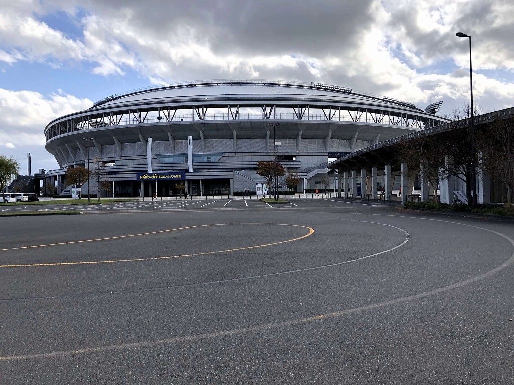 新潟のスポーツ公園前バスターミナル