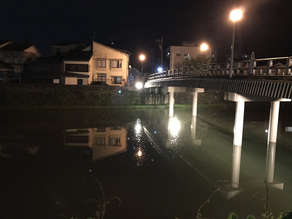 主計町の中の橋