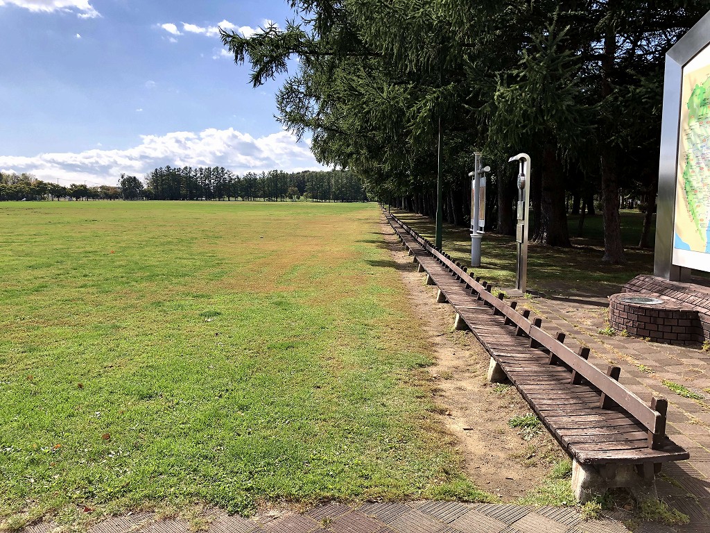 帯広の緑ヶ丘公園の400メートルベンチ