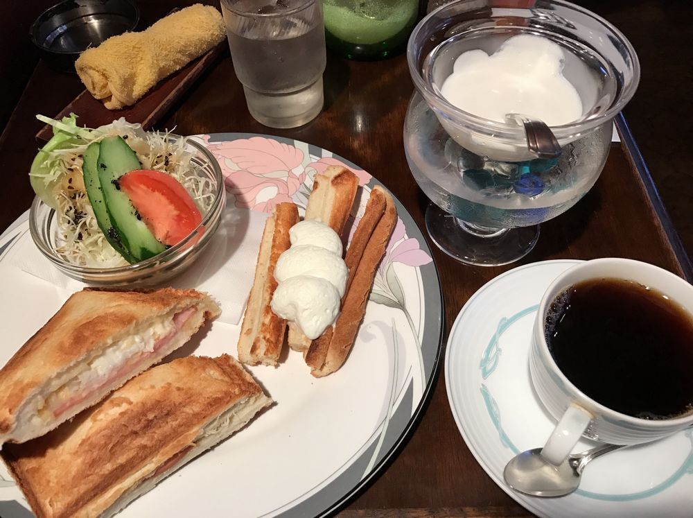 喫茶かわいのハムとチーズのホットプレスサンドセット