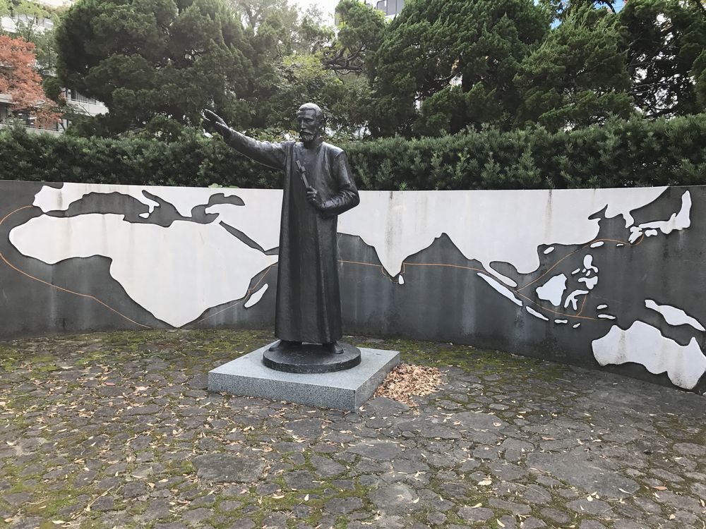 大分市のフランシスコ・ザビエルの記念像
