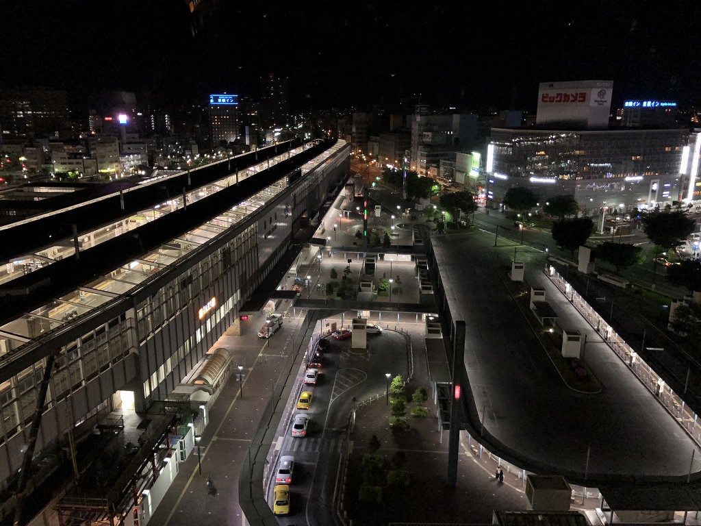 ホテルグランヴィア岡山からの岡山駅前（深夜）