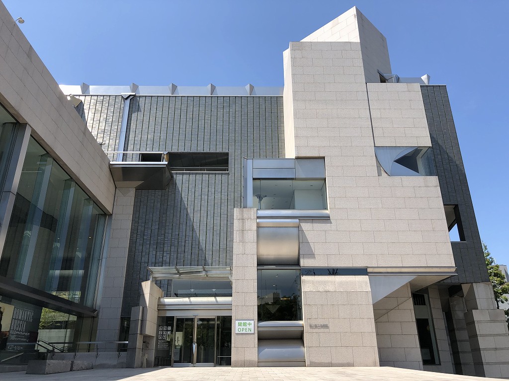 岡山県立美術館の外観1