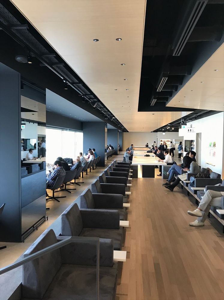 羽田空港のPOWER LOUNGE SOUTH全景
