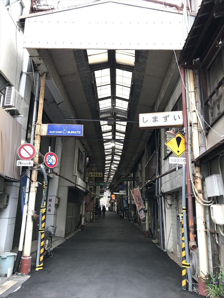 尾道の住吉神社近くの商店街