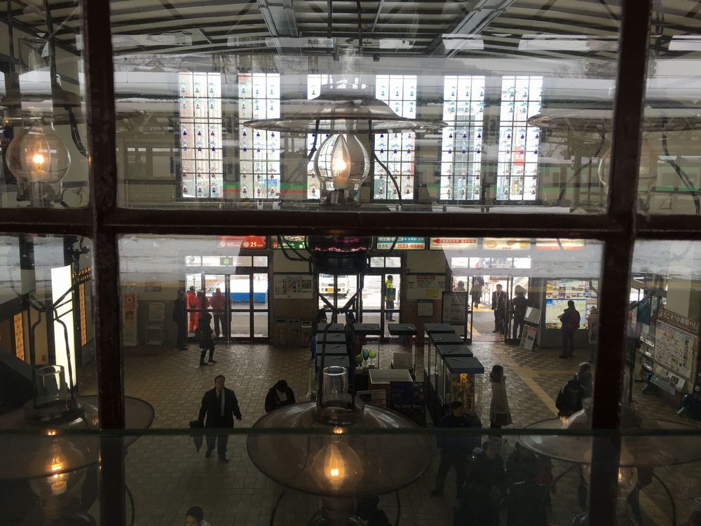 小樽駅のホームから改札の眺め