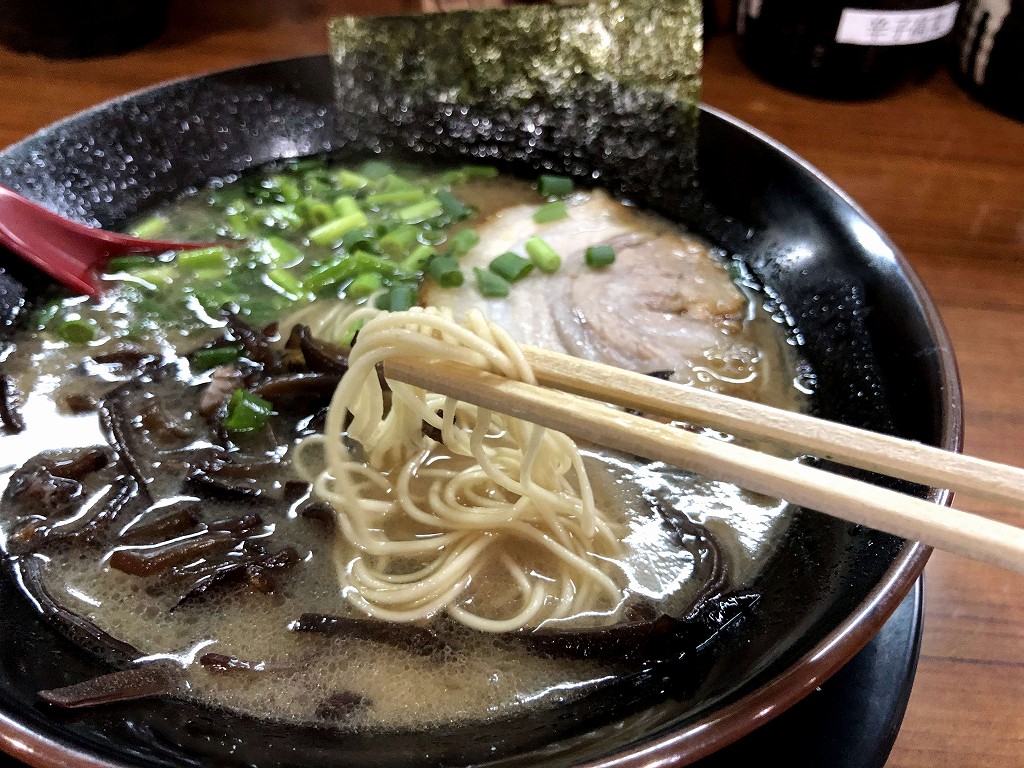 お大塚駅前の「ぼたん」という博多ラーメン